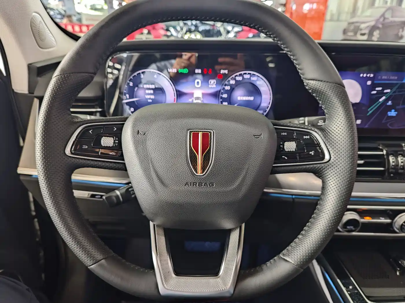 Hongqi HS5 2023 2.0T Flag Pro 500,000 Units Commemorative Edition фото 6