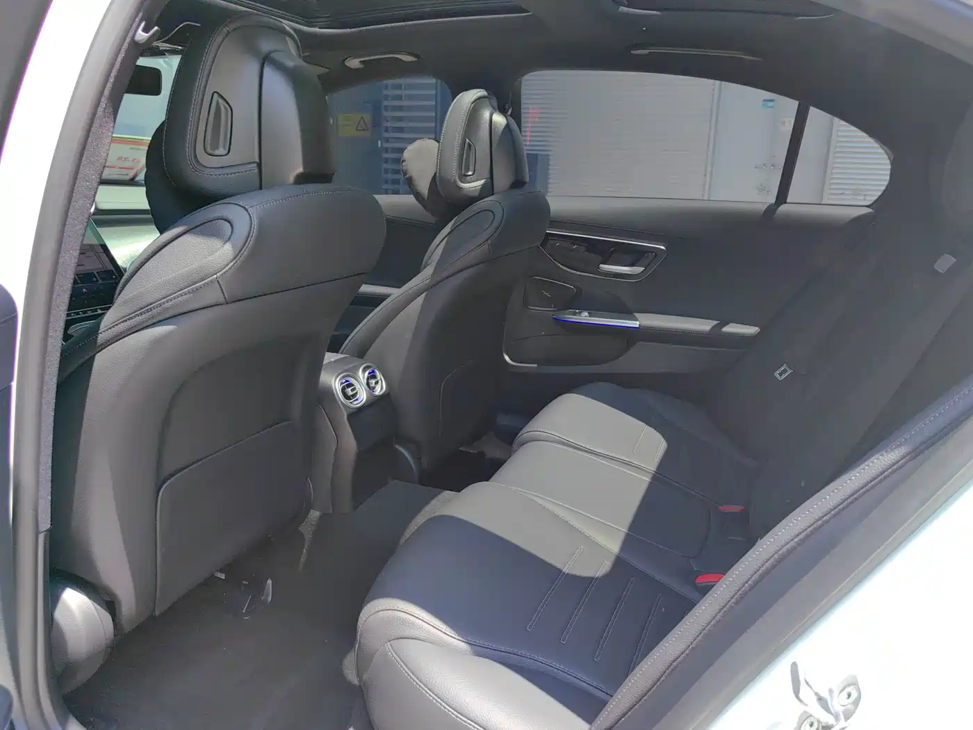 Mercedes-Benz C-Class New Energy 2025 C 350 eL фото 13