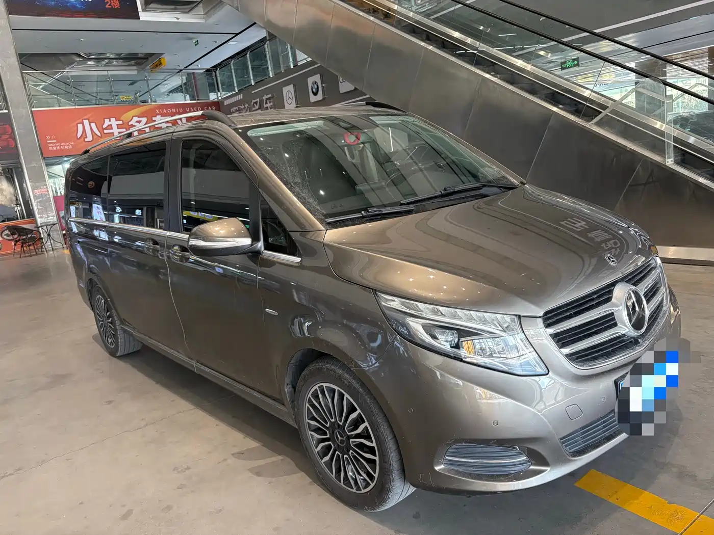 Mercedes-Benz V-Class 2017 Model V 260 L Premium Extended Edition фото 3