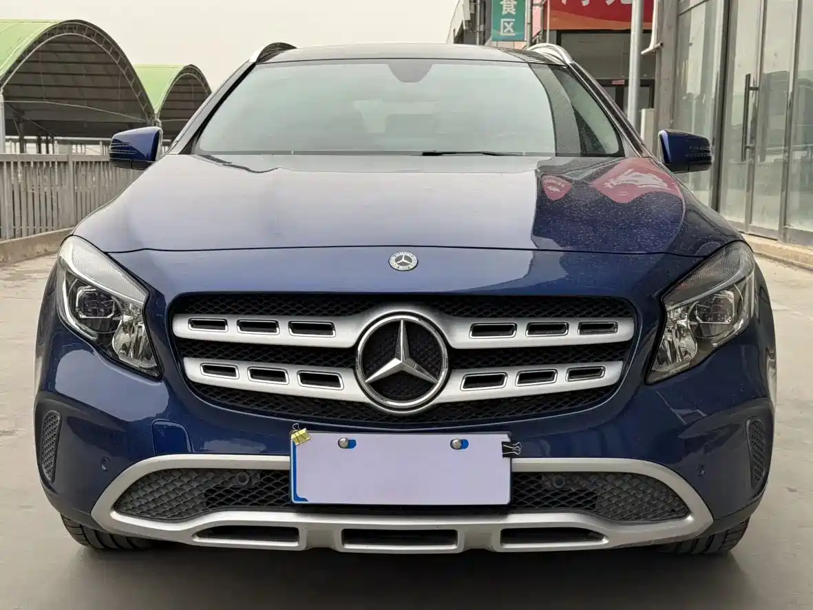 Mercedes-Benz GLA 2018 GLA 200 Dynamic фото 2