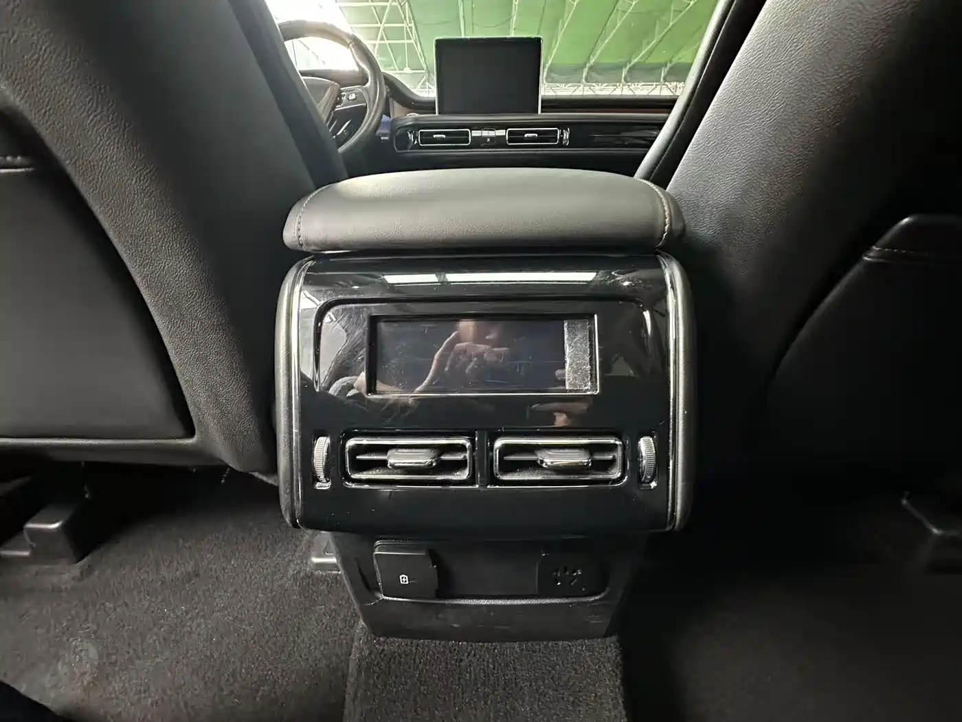Lincoln Aviator (Import) 2020 3.0T V6 AWD Premium Luxury Edition фото 15