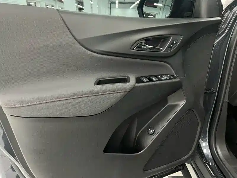 Chevrolet Equinox 2021 550T RS Smart Tuojie Edition фото 9