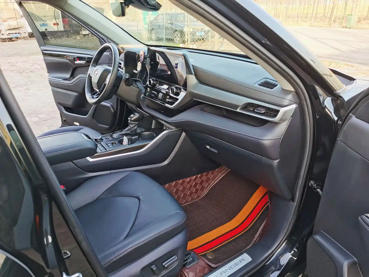 Toyota Highlander 2022 380T 4WD Premium 7-Seater фото 9