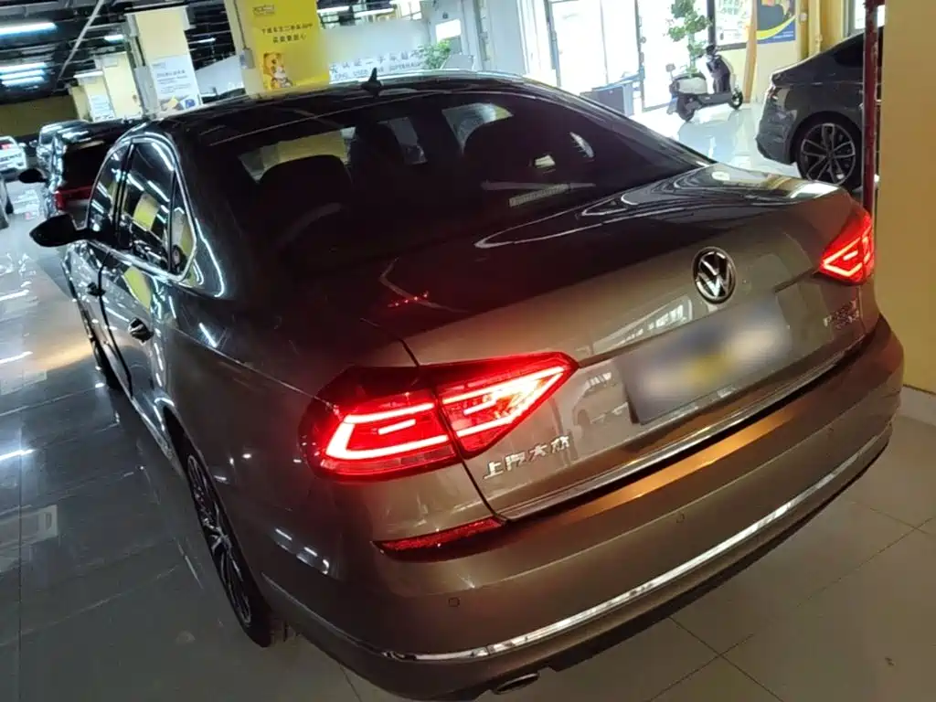 Фото 5 - Volkswagen Passat