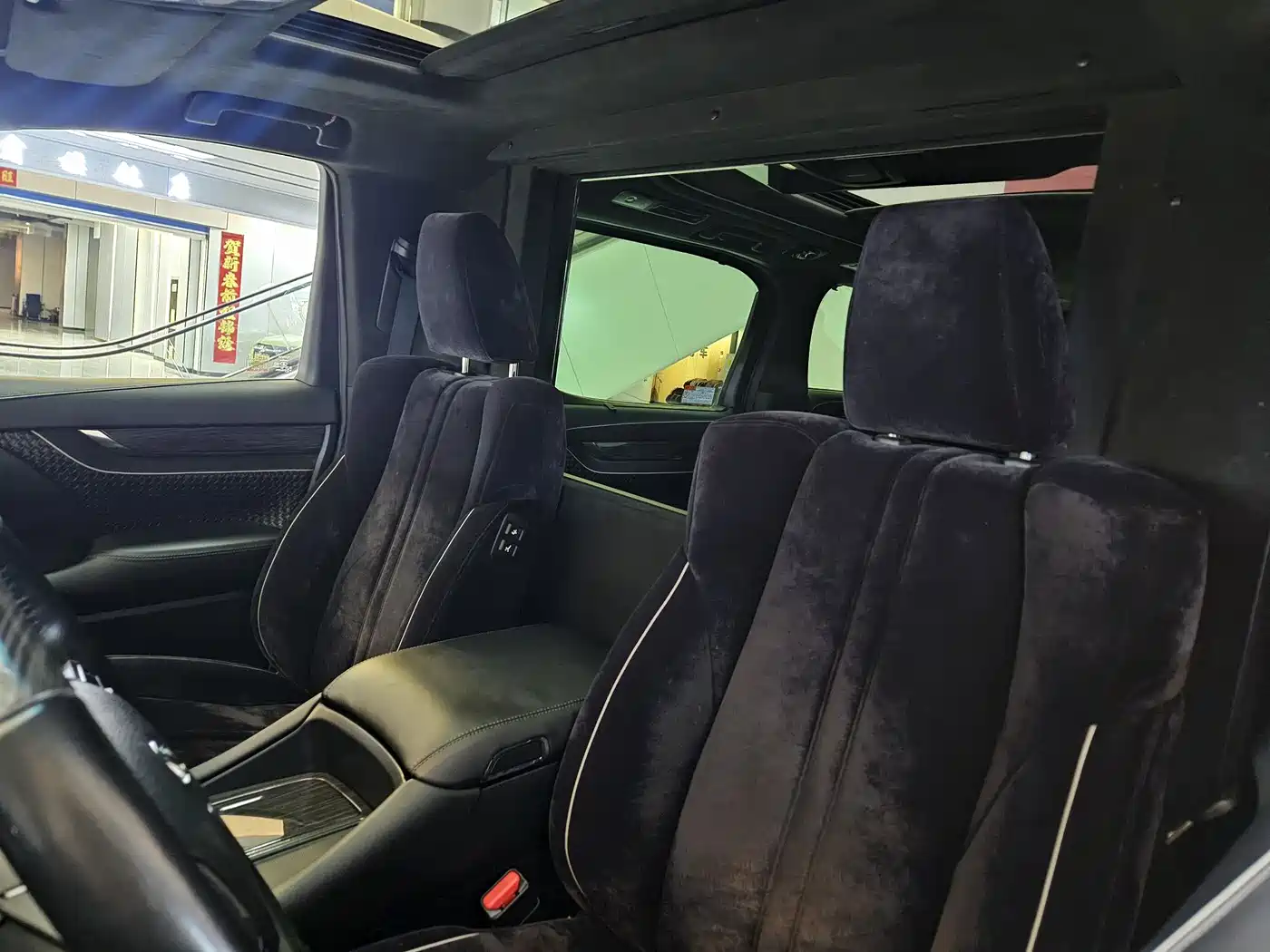 Toyota Alphard 2019 Hybrid 2.5L Premium Edition фото 12