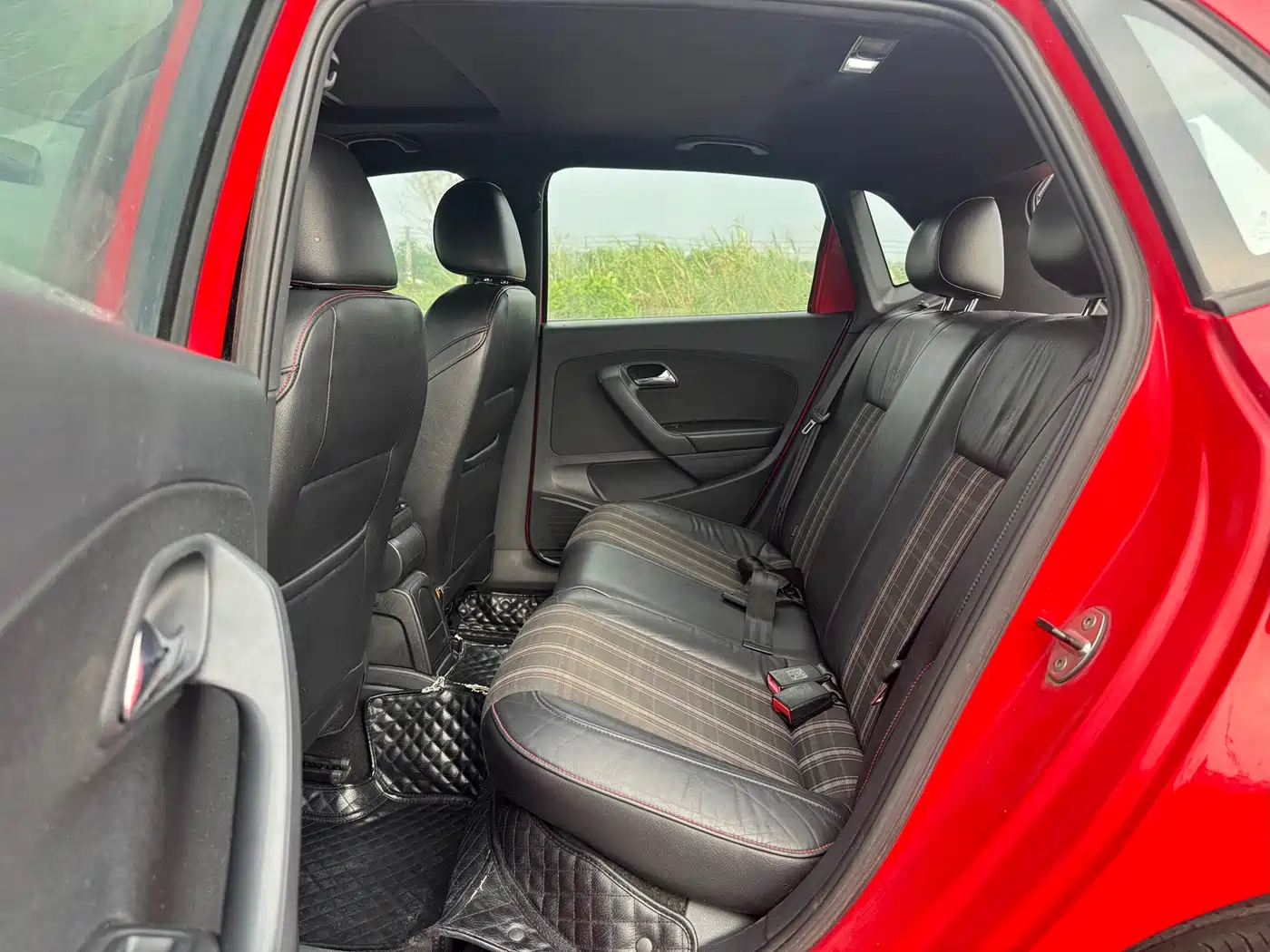 Volkswagen Polo 2012 1.4TSI GTI фото 7