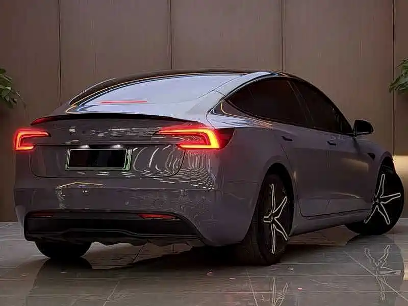 Фото 6 - Tesla Model 3