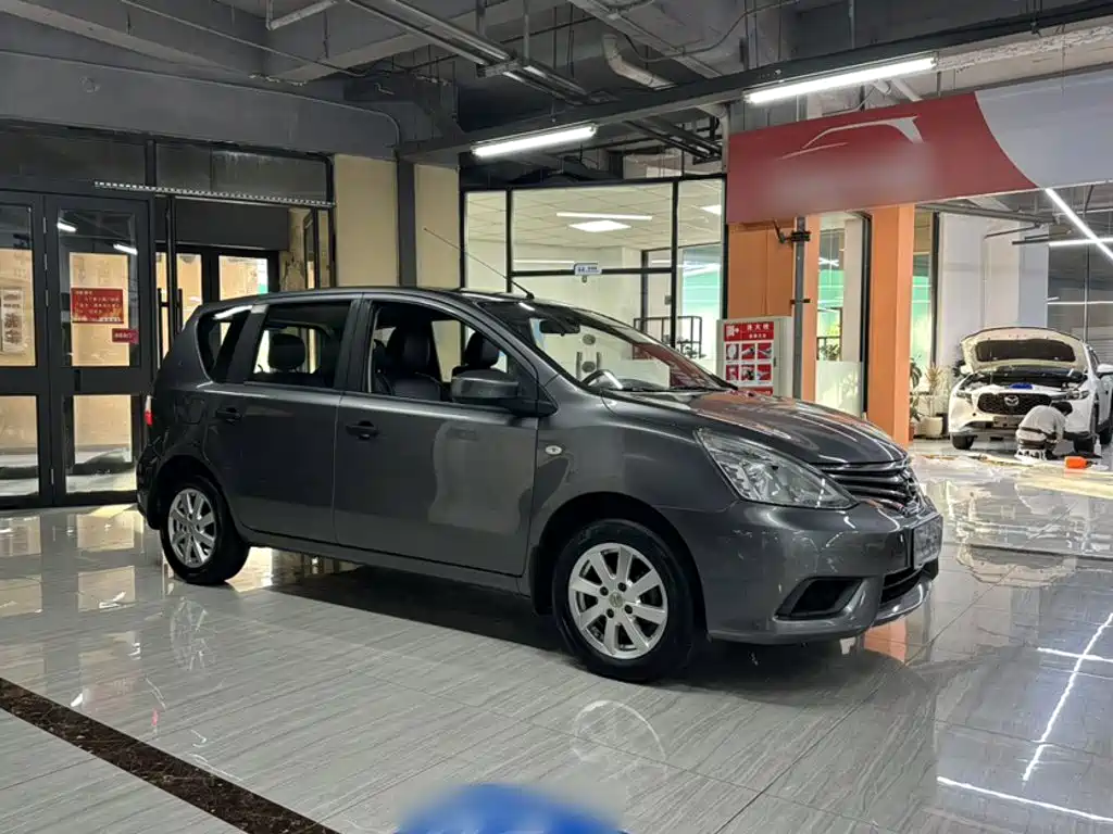 Nissan Livina 2017 2015 1.6XE Manual Comfort Edition