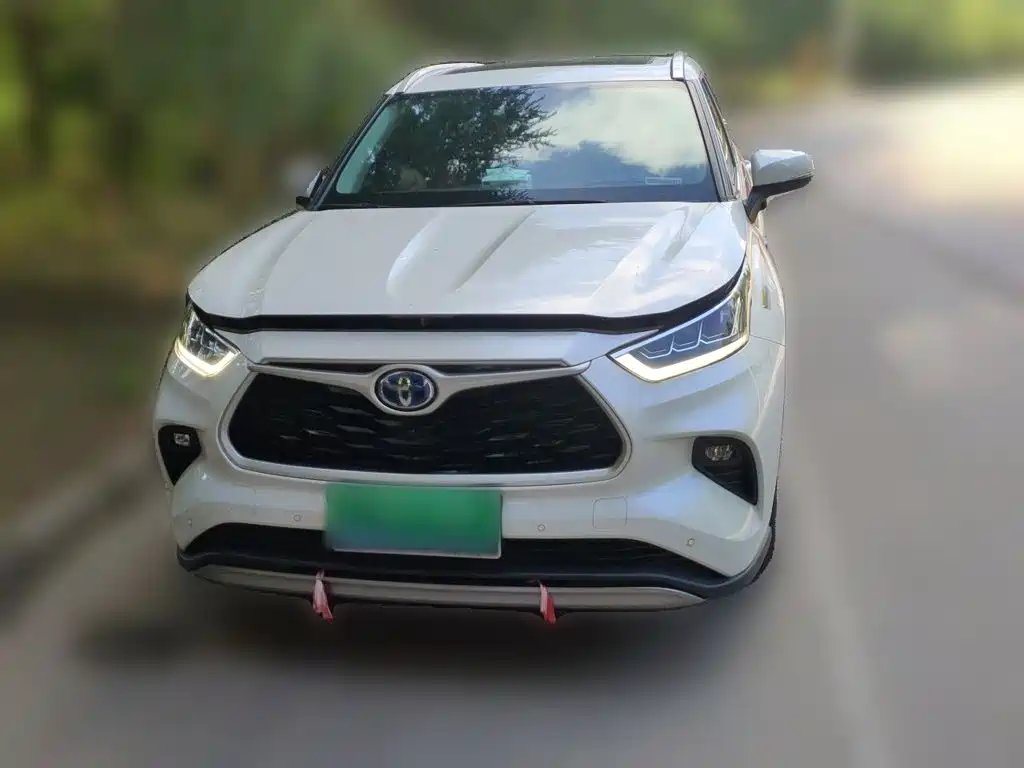 Фото 23 - Toyota Highlander