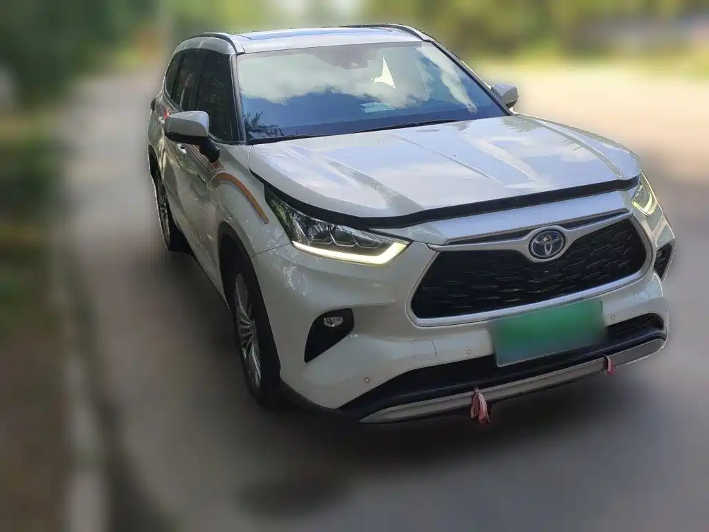 Фото 24 - Toyota Highlander