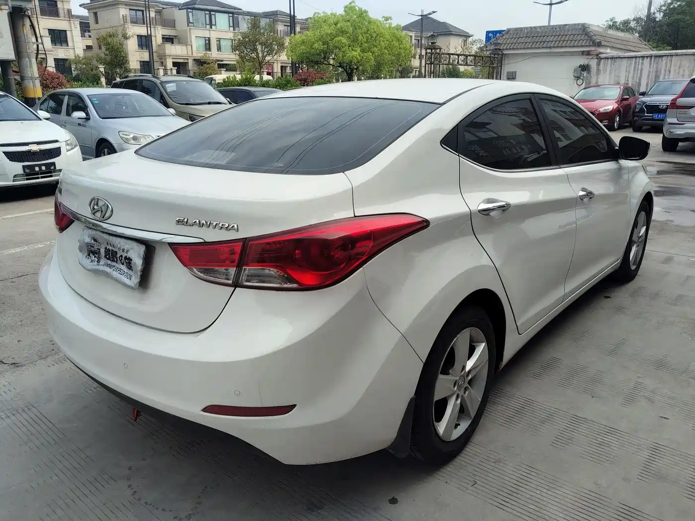 Hyundai Langdong 2012 1.6L Manual Fashion фото 4