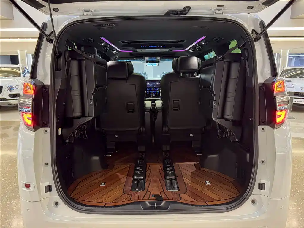 Toyota Vellfire 2021 Crown Hybrid 2.5L HV Premium Edition фото 14