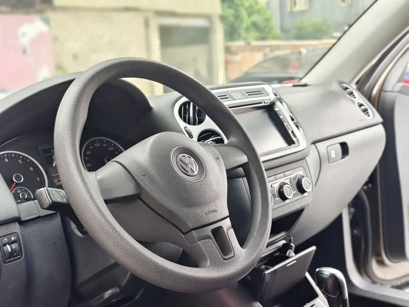 Volkswagen Tiguan 2015 1.8TSI Automatic 2WD Trendline фото 11