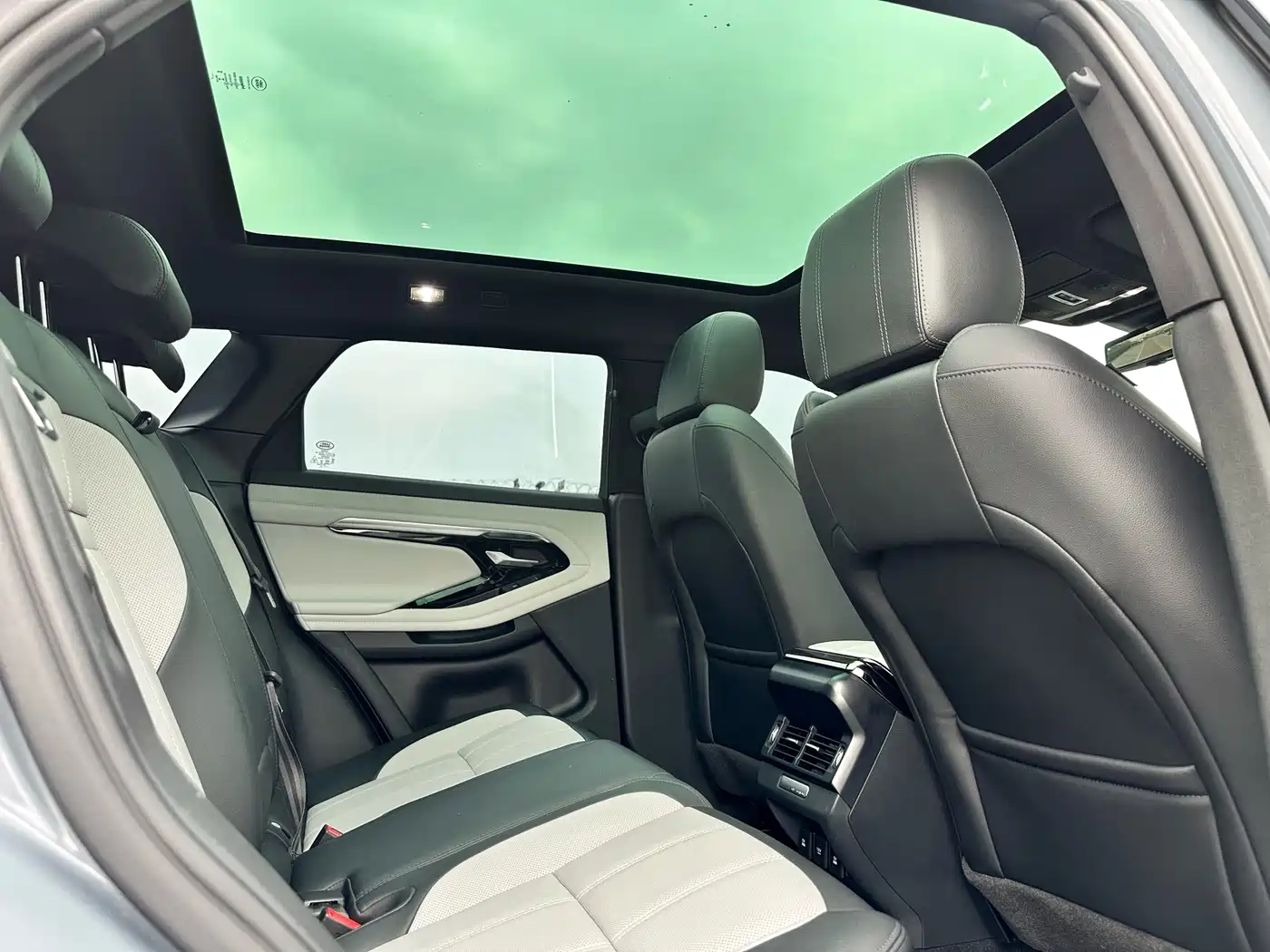 Land Rover Range Rover Evoque 2020 249PS R-DYNAMIC SE Sport Tech Edition фото 14