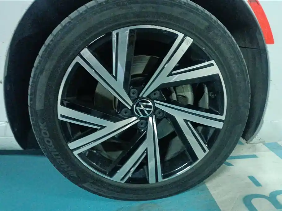 Volkswagen FAW-Volkswagen CC 2023 330TSI Dazzle Edition фото 6