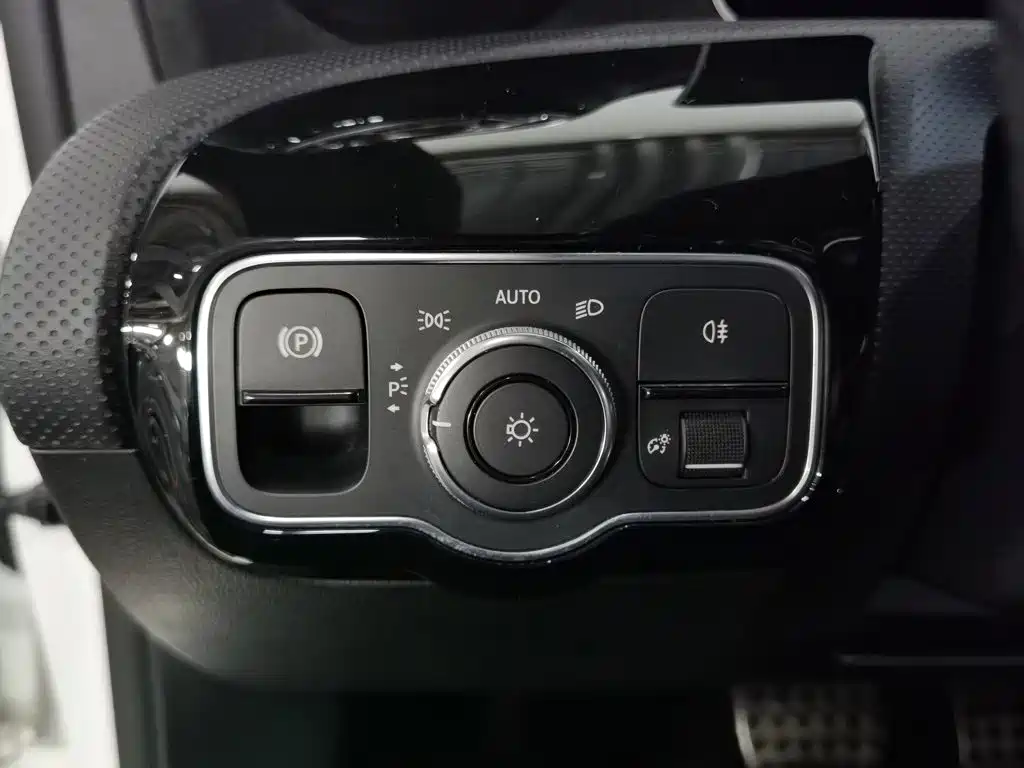Mercedes-Benz CLA (Import) 2020 2020 CLA 200