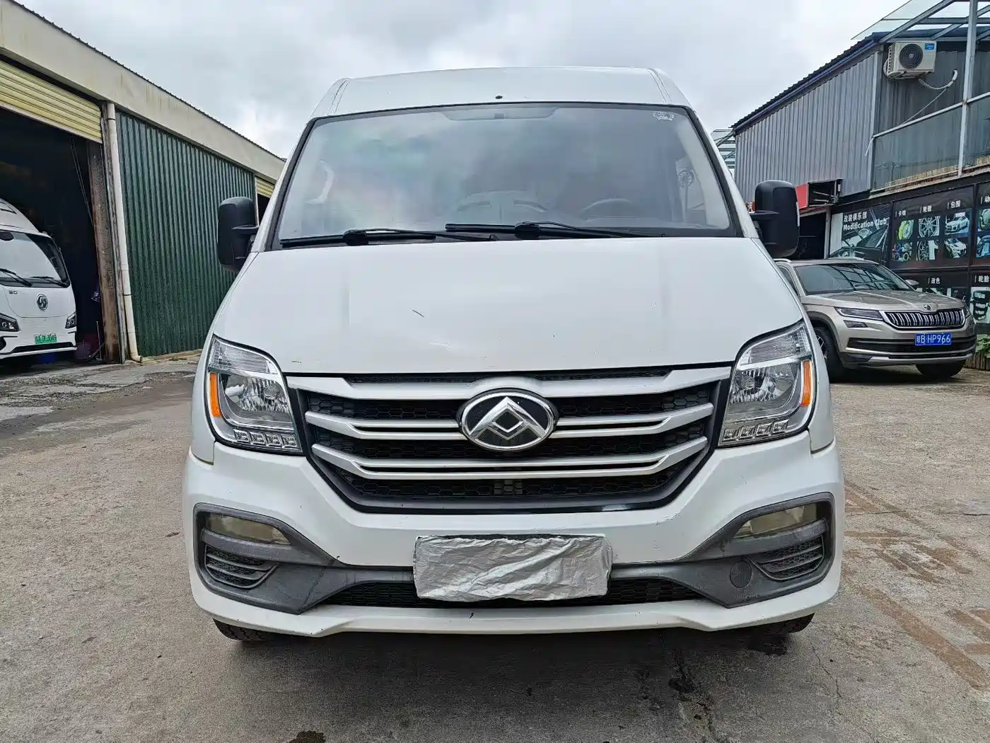 SAIC Maxus Xintu V80 2019 2.0T Plus 6MT Panel Van Short Wheelbase Medium Roof 2-3-seater фото 8