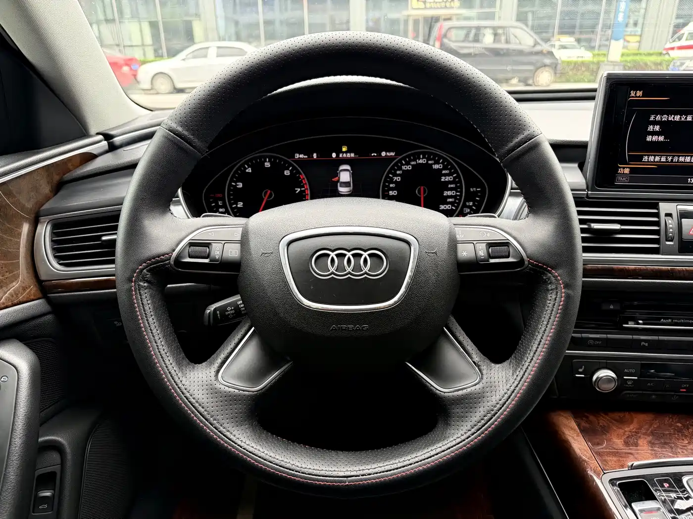 Фото 12 - Audi A6L