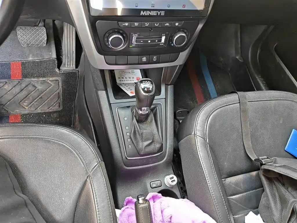 Škoda Yeti 2014 1.8TSI DSG Polar Edition фото 7