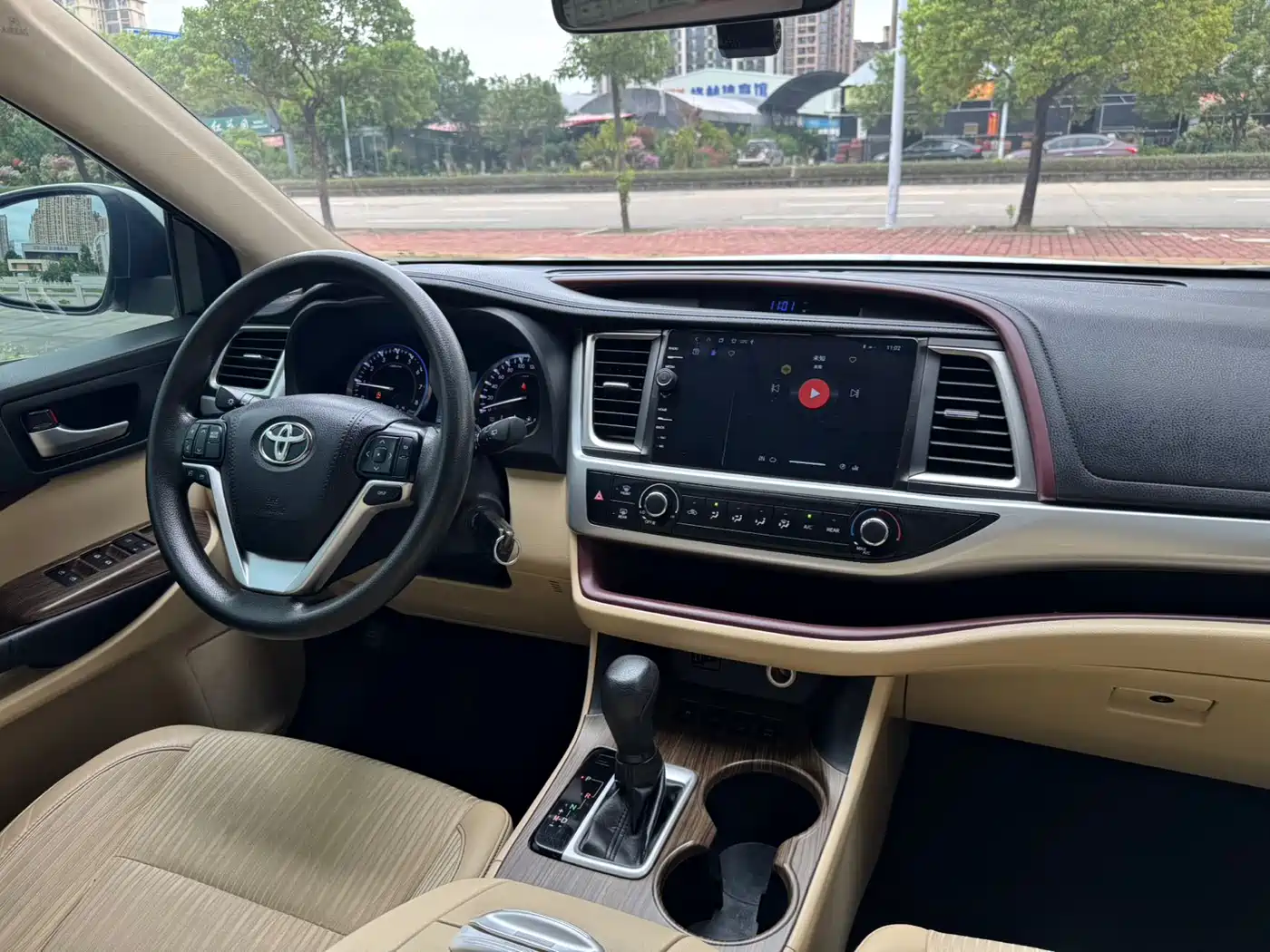 Toyota Highlander 2015 2.0T AWD Elite Edition 7-seater фото 19