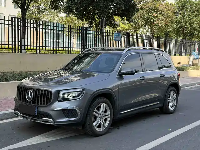 MERCEDES-BENZ GLB