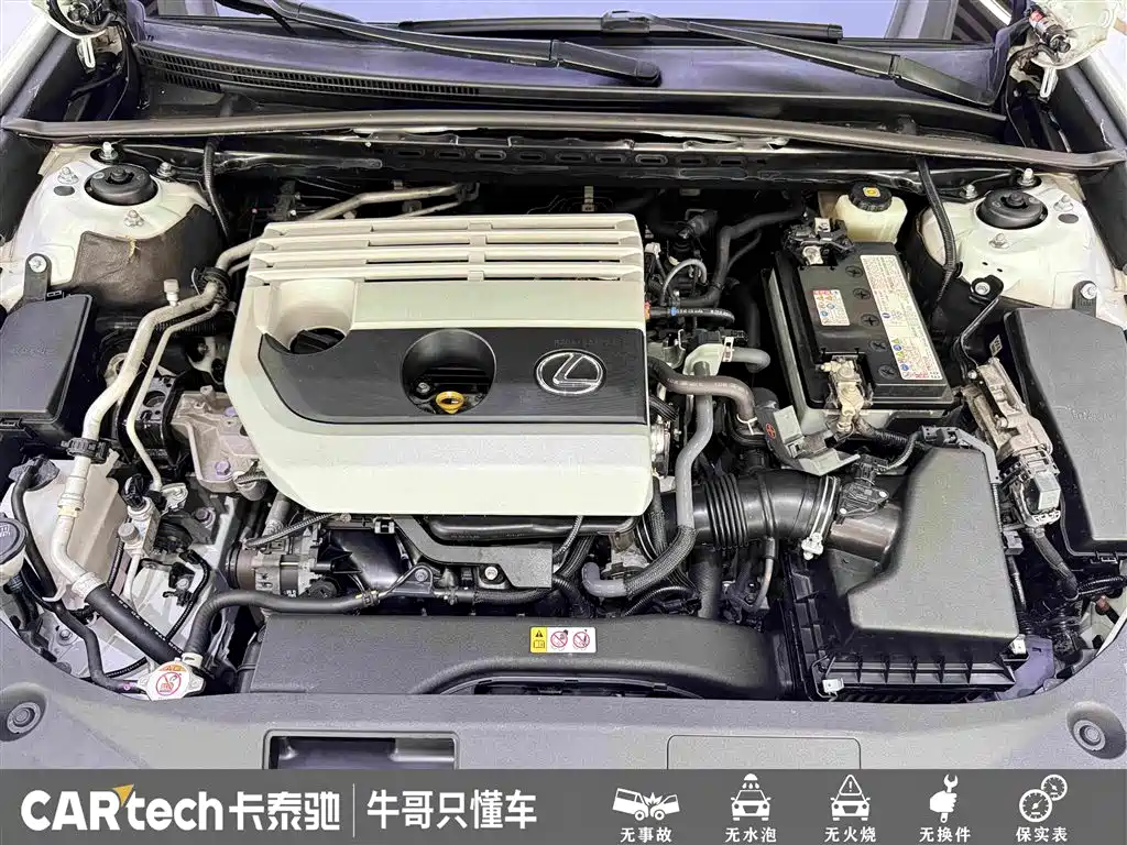 Фото 26 - Lexus ES