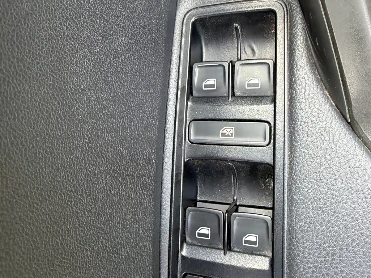 Volkswagen Santana 2016 1.6L Automatic Comfort Edition фото 18