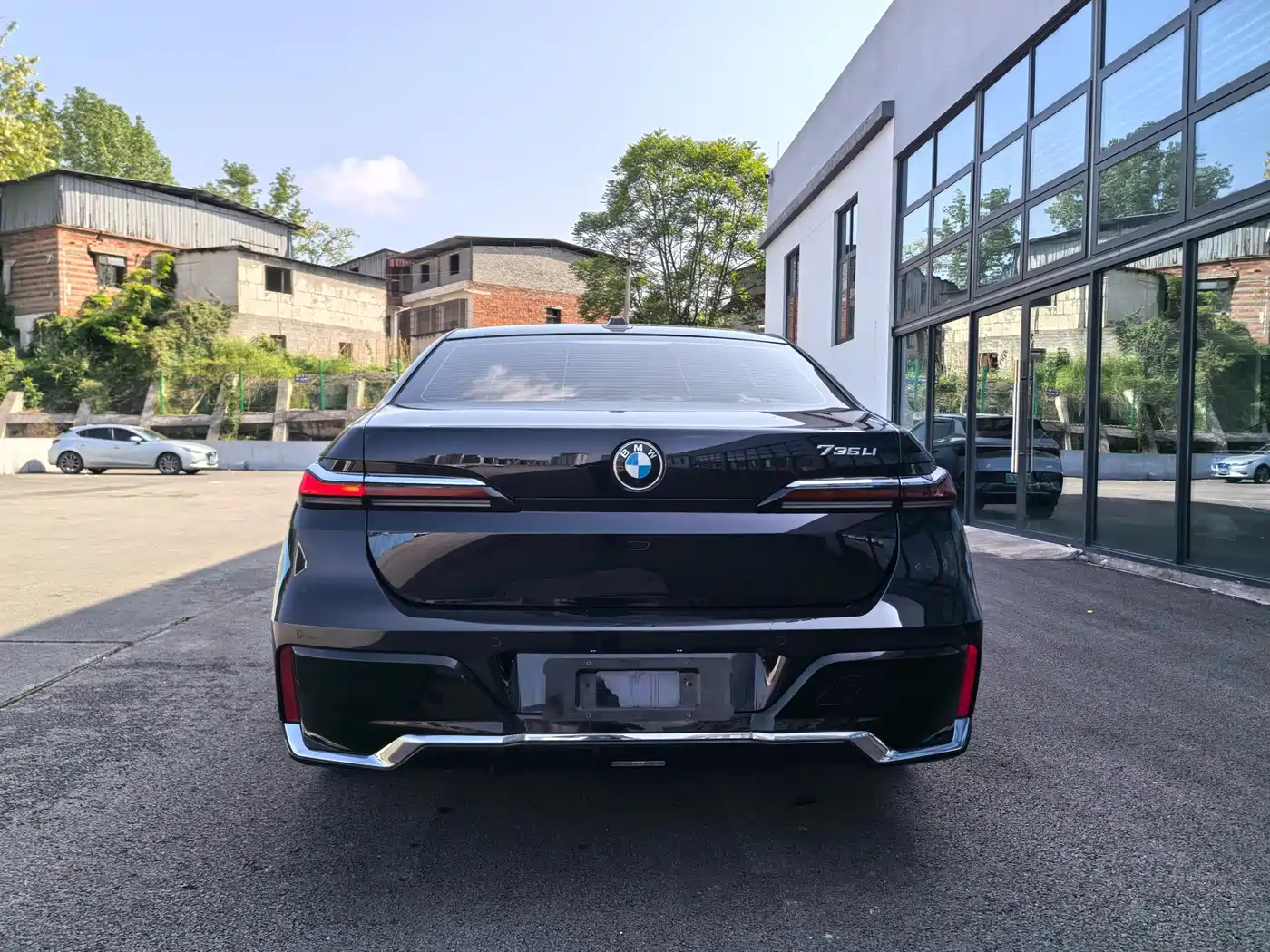 BMW 7 Series 2023 Model 735Li M Sport Package фото 10