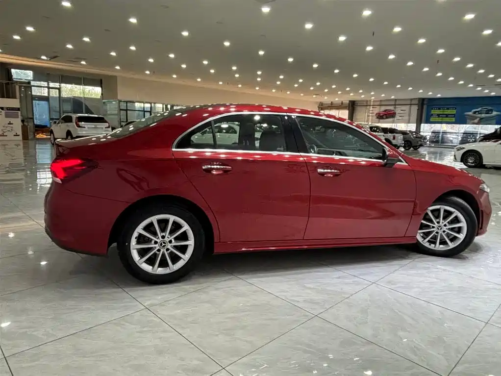 Mercedes-Benz A-Class 2020 A 200 L Sport Sedan фото 2
