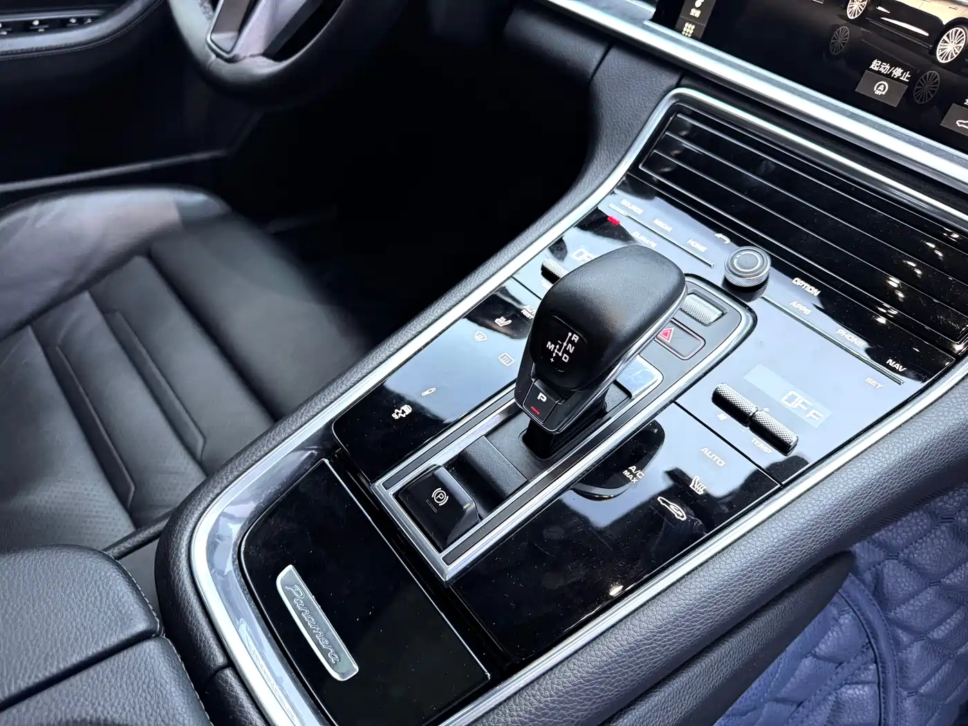 Porsche Panamera 2017 Panamera 3.0T фото 24