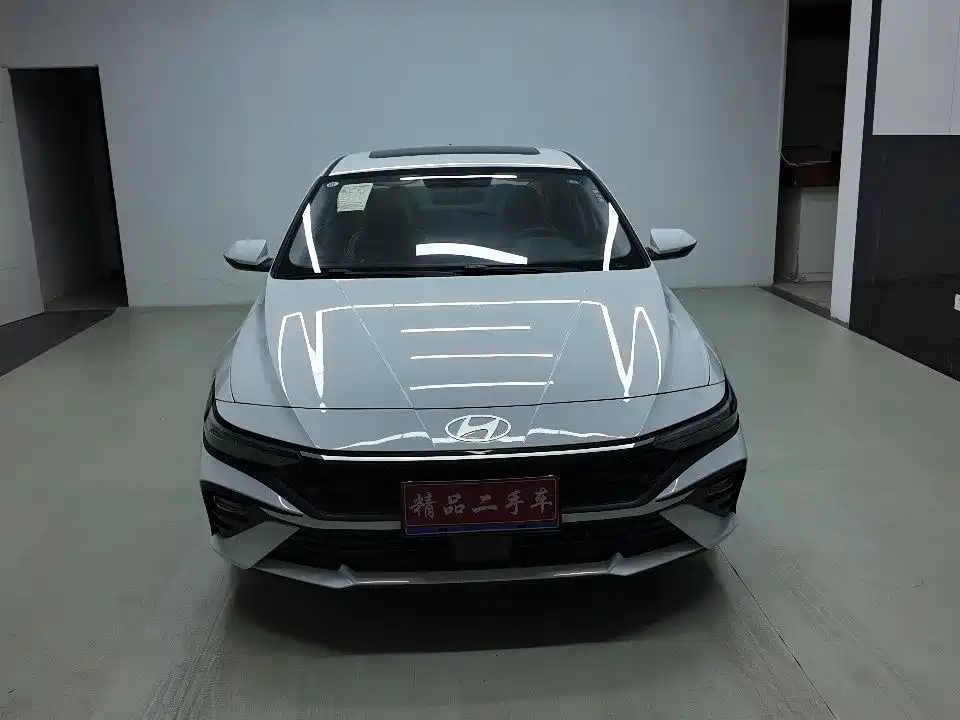 Hyundai Elantra 2023 1.5L CVT GLX Elite Edition фото 3