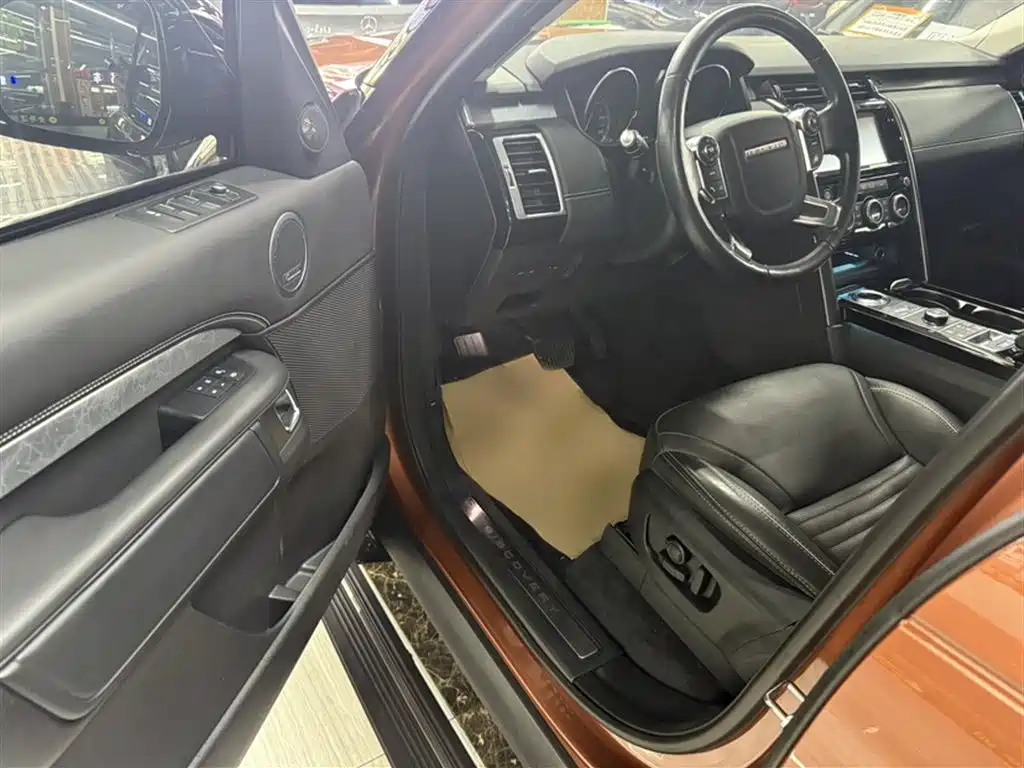 Land Rover Discovery 2017 3.0 SC V6 Launch Limited Edition фото 15