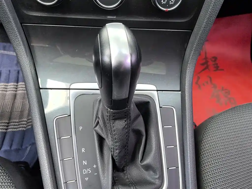 Volkswagen Golf 2018 1.6L Automatic Comfort фото 7