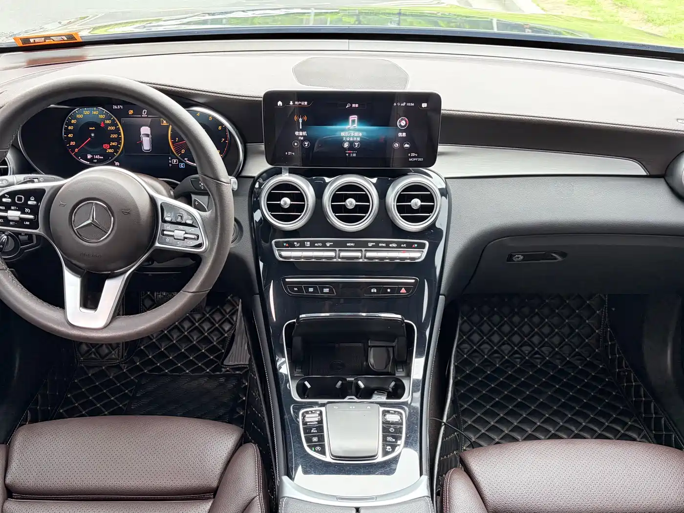 Mercedes-Benz GLC 2021 GLC 260 L 4MATIC Sporty фото 9