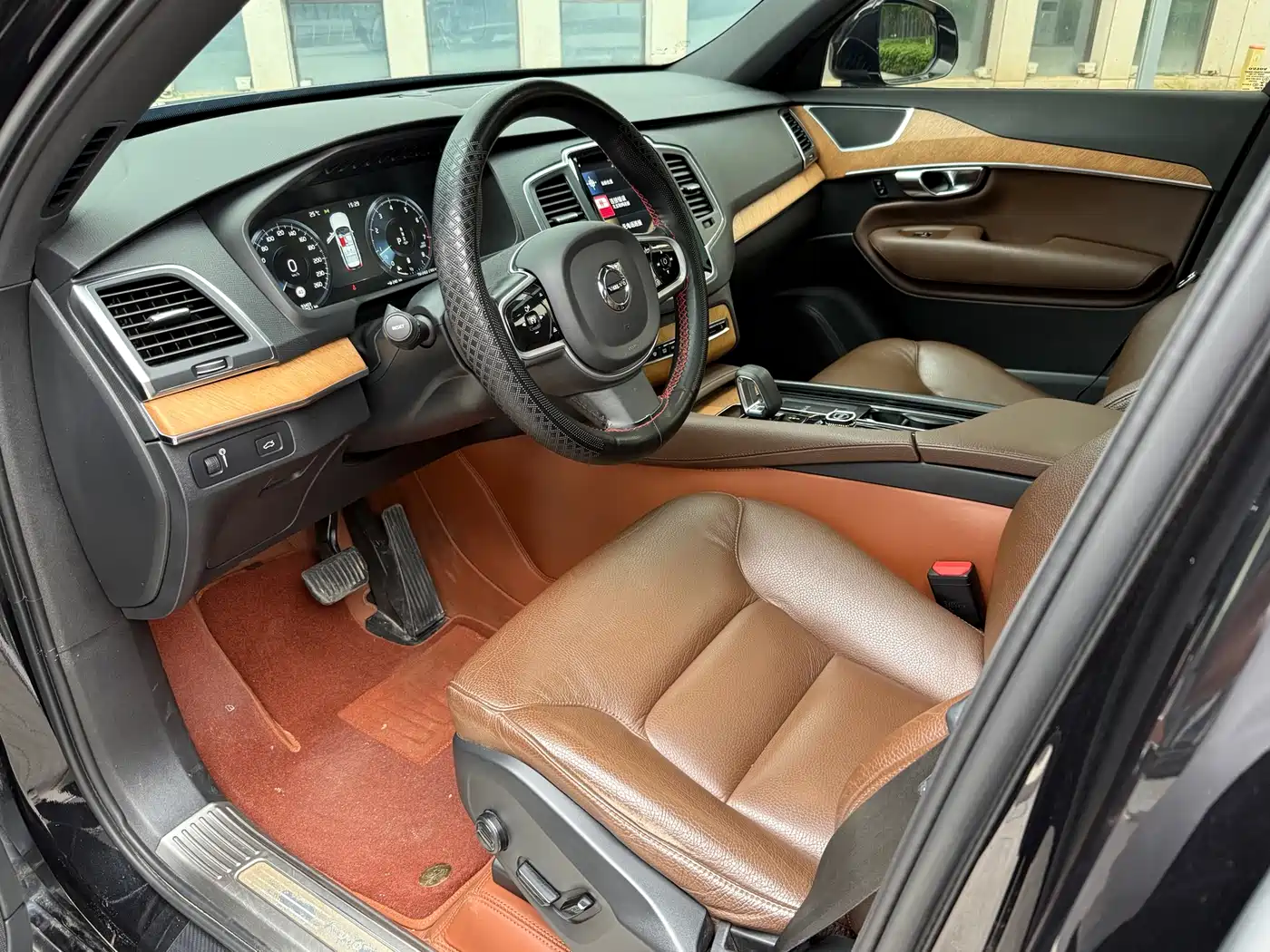 VOLVO XC90