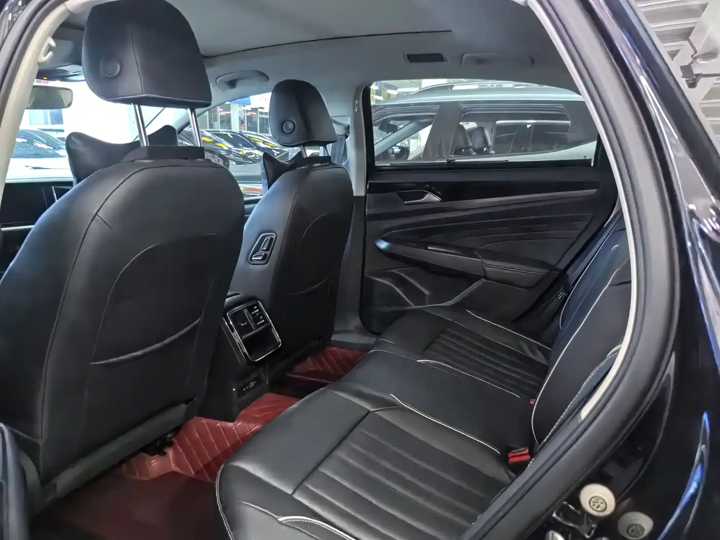 Volkswagen Passat 2022 330TSI Starlight Elite Edition фото 10