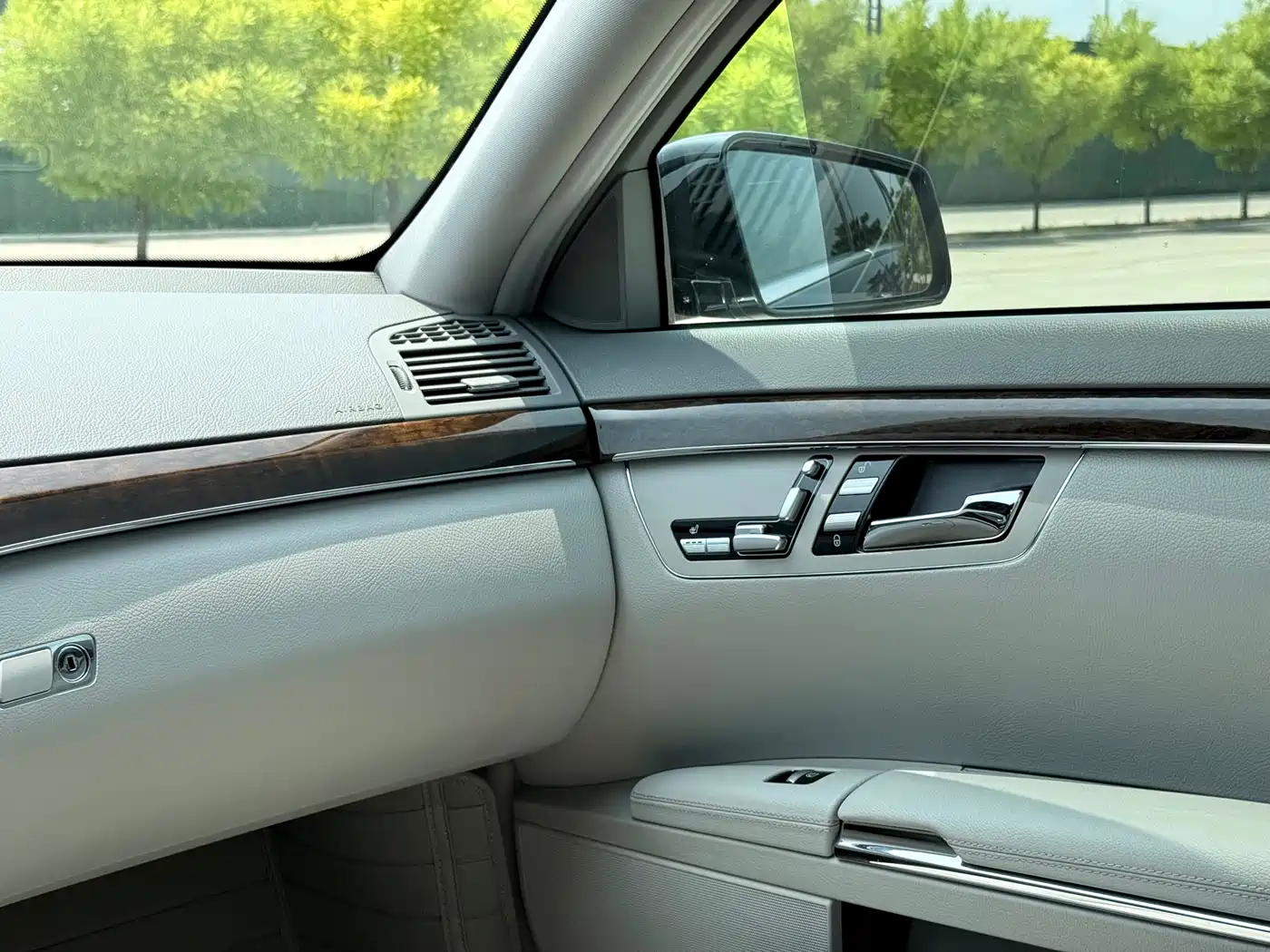 Mercedes-Benz S-Class 2010 S 300 L Business фото 31
