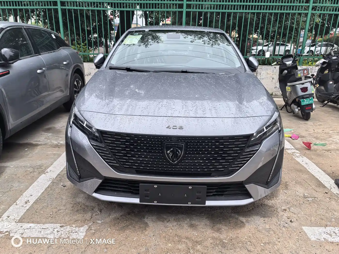 PEUGEOT 408
