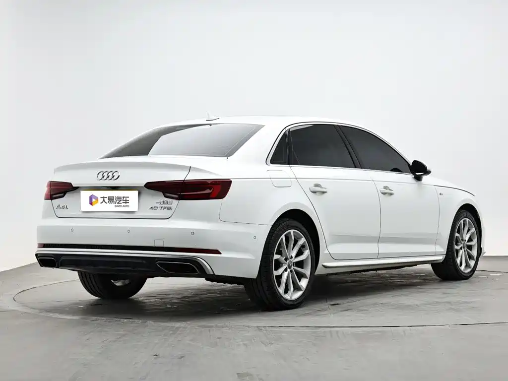 Фото 3 - Audi A4L