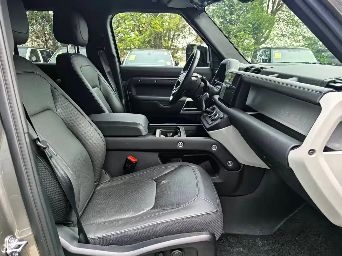 Land Rover Defender 2025 110 3.0T P400 X фото 13