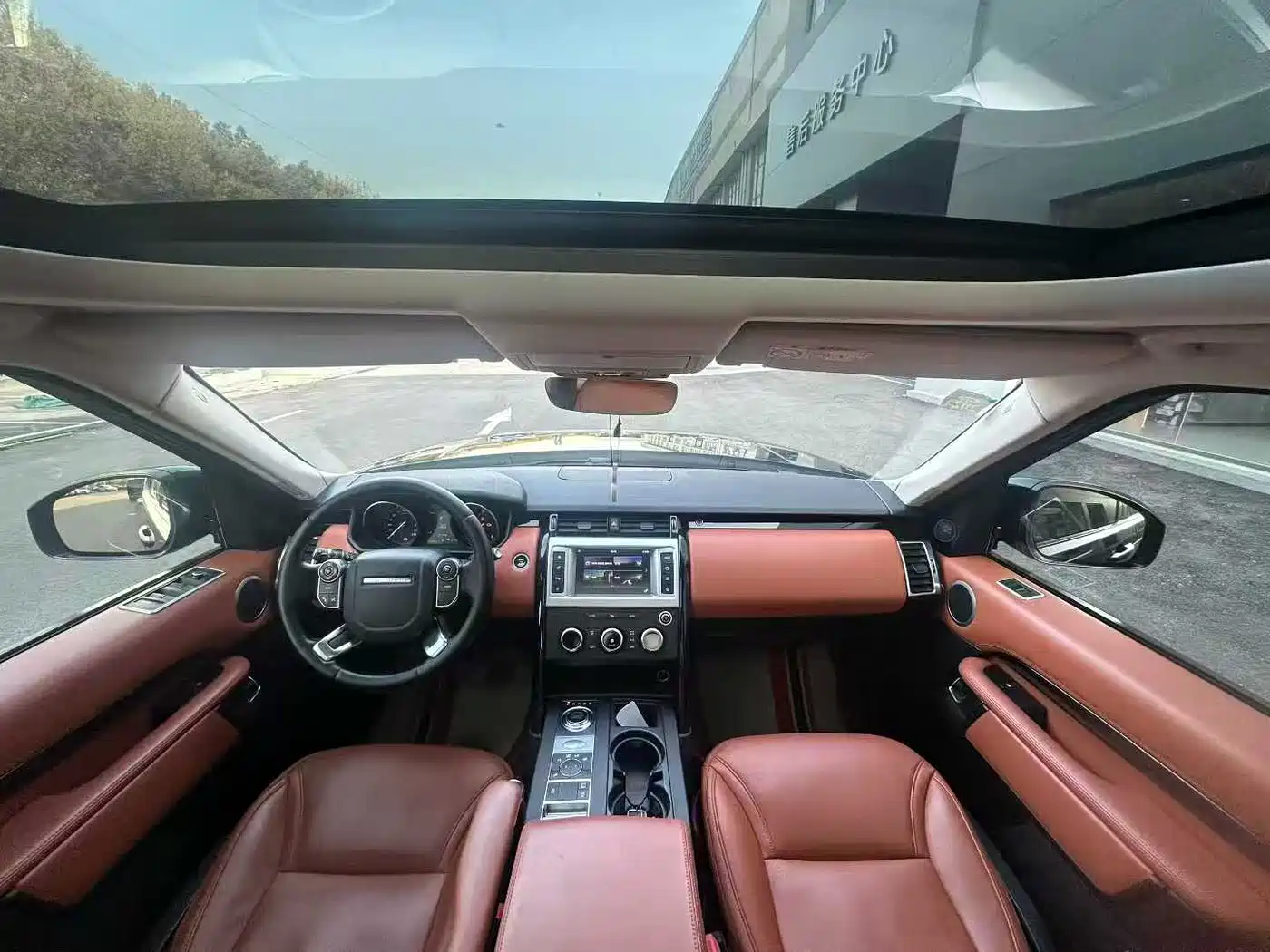 Land Rover Discovery 2018 2.0T SE фото 5