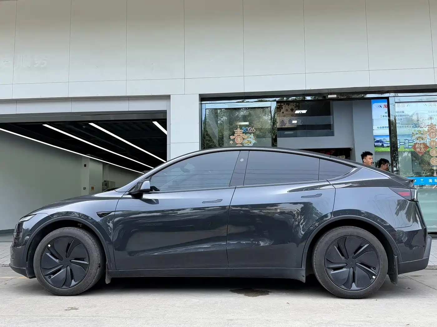 TESLA MODEL Y