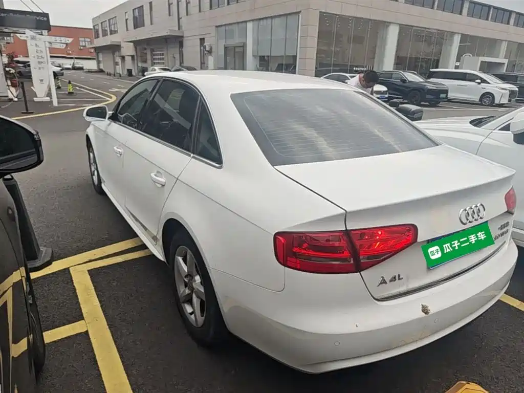 Audi A4L 2013 30 TFSI Automatic Comfort фото 5