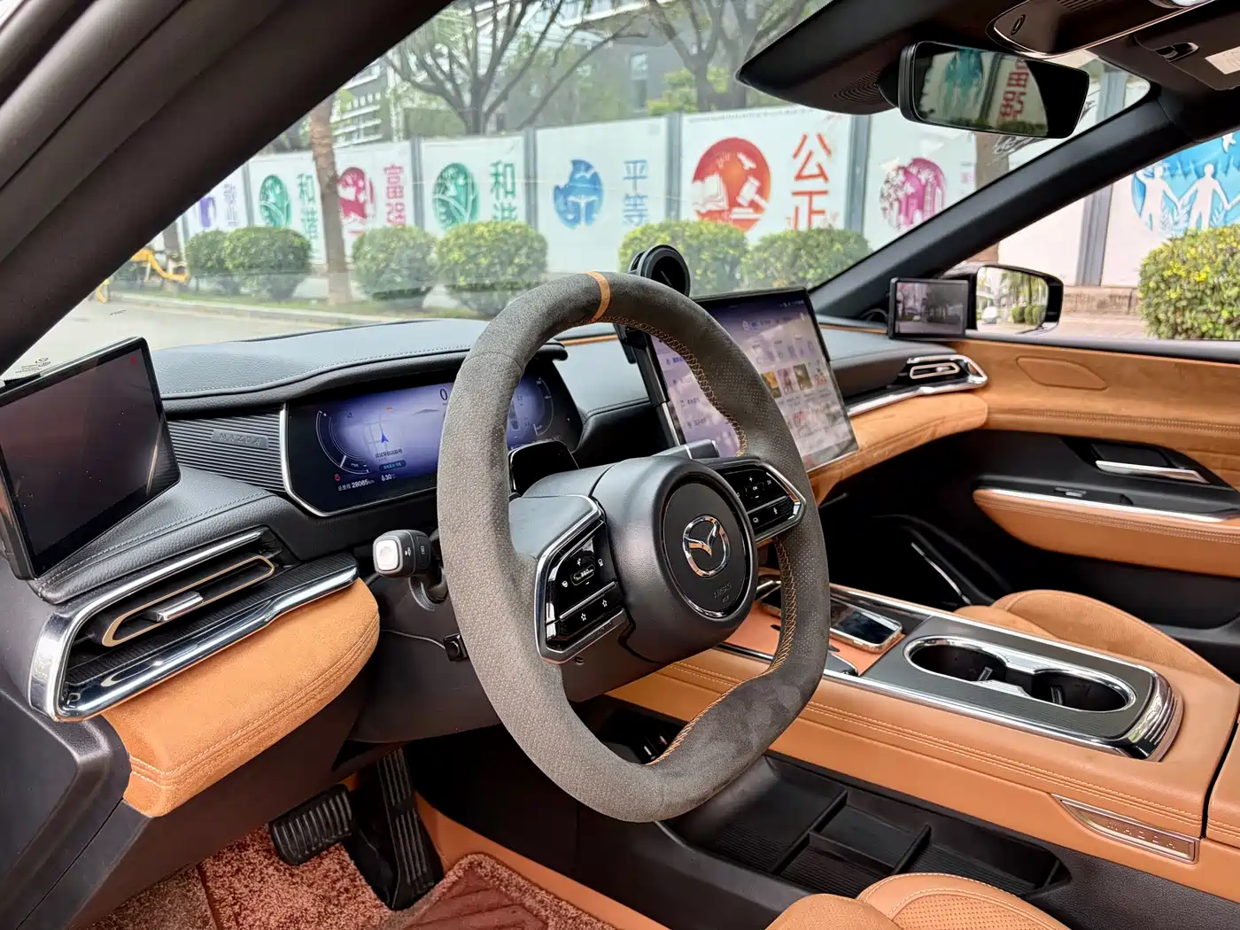 Mazda EZ-6 2024 Extended Range 200 Premium Edition фото 17