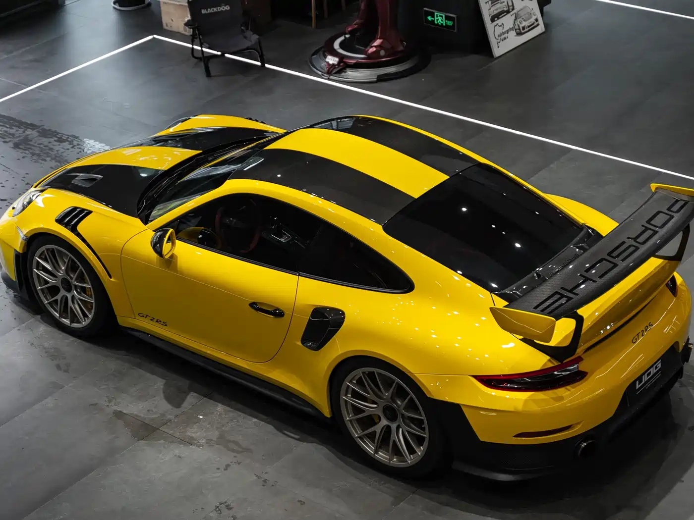 Porsche 911 2018 GT2 RS 3.8T фото 5