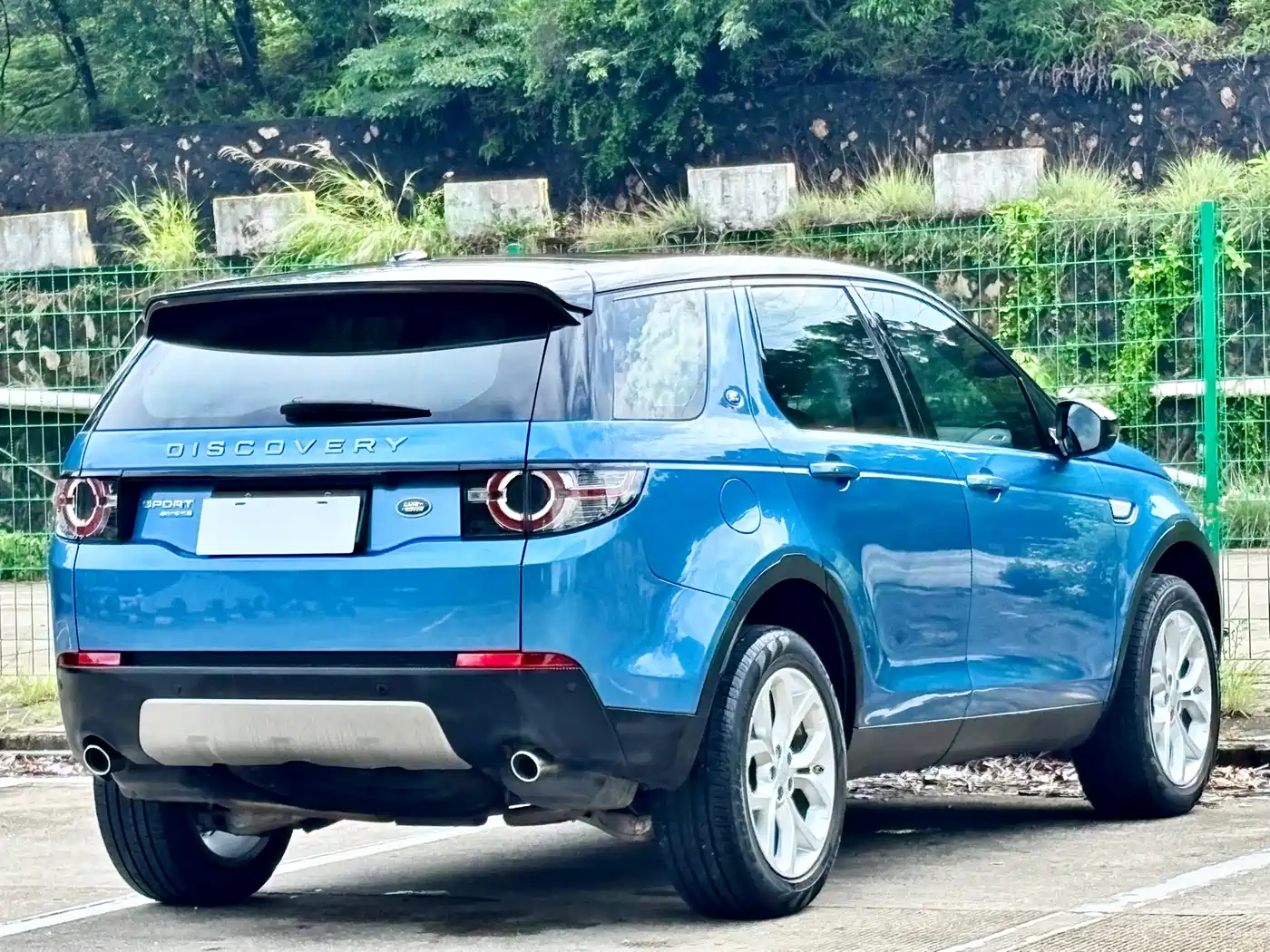 Land Rover Discovery Sport 2016 2.0T HSE фото 17