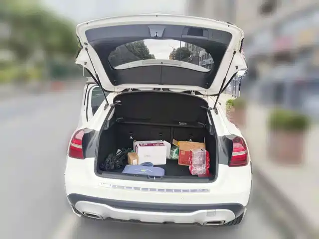 Mercedes-Benz GLA 2018 GLA 200 Dynamic — фото 5