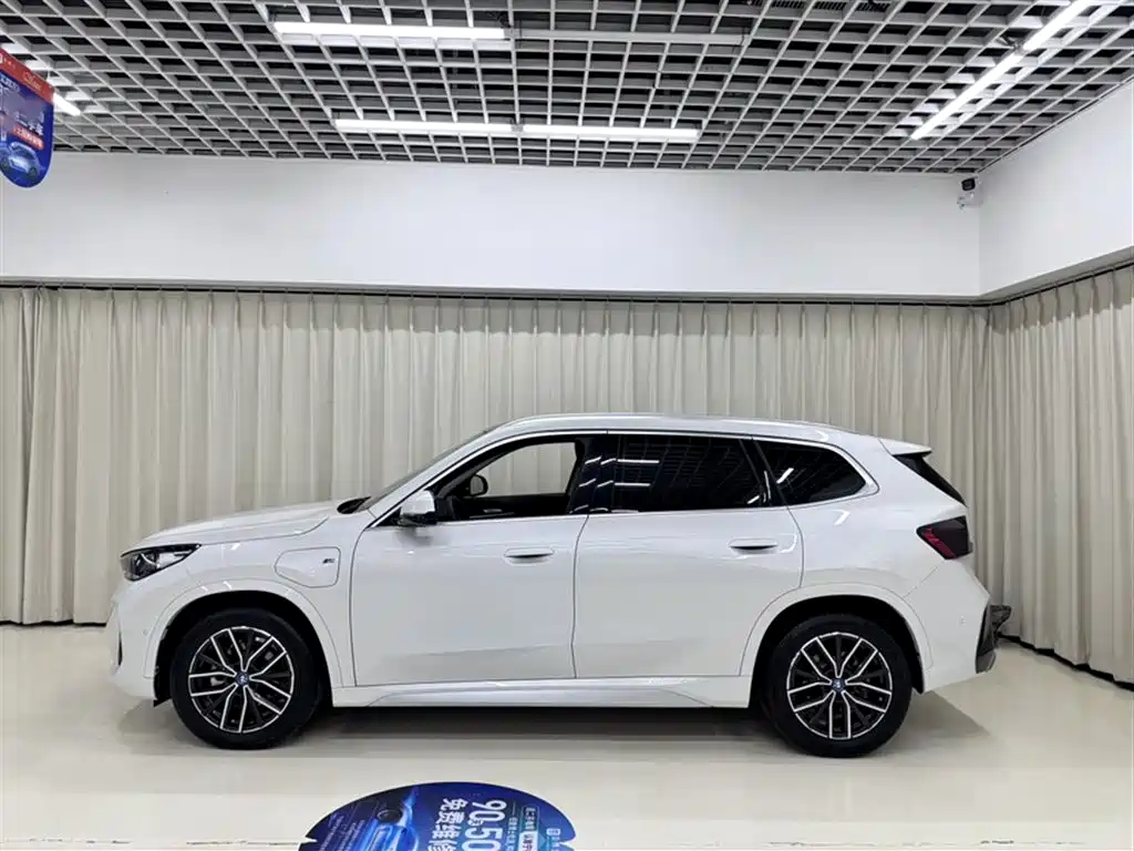BMW iX1 2023 eDrive25L X Design Package фото 12