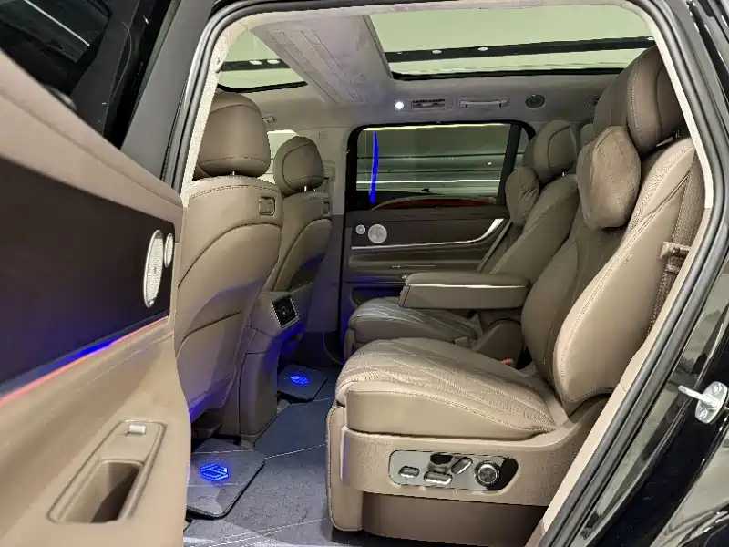 AITO Wenjie AITO M9 2025 Extended Range Ultra 52kWh 6-Seater фото 6