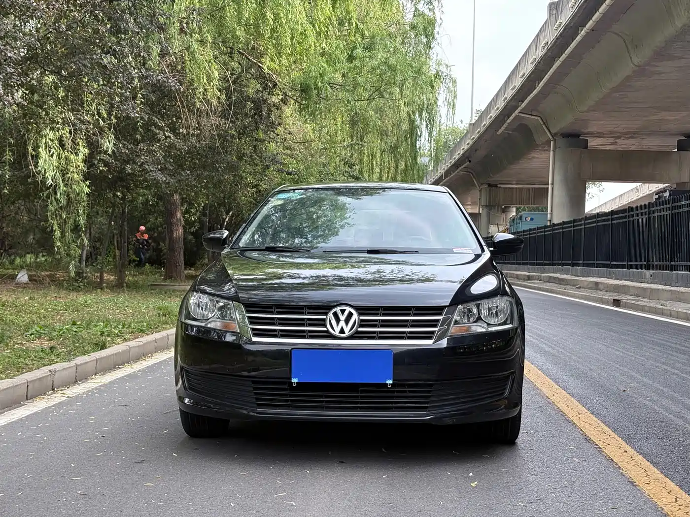 Volkswagen Lavida Tour 2013 1.6L Automatic Trend Style фото 2